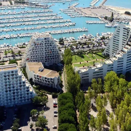 Motte - Parking - - Port -centre *